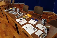 Büchertisch in der Universität Bonn (2014)